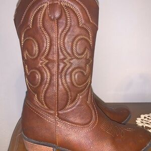 Cat &Jack Girl’s Cowgirl boots: Size 3